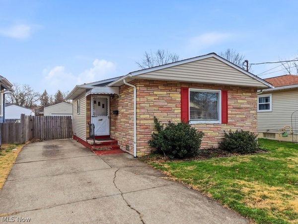 329 Dennison Avenue , Akron, OH 44312