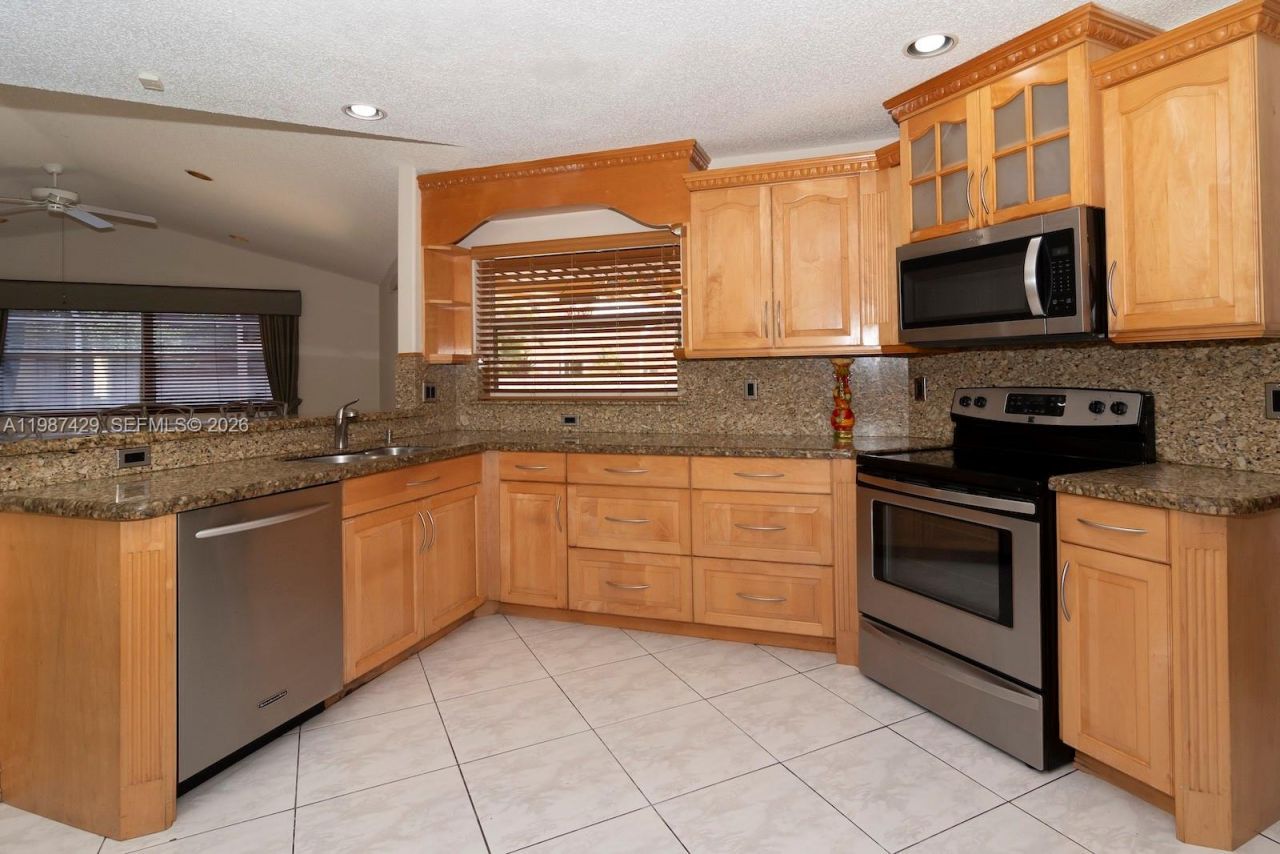 2293 SW 182nd Way , Miramar, FL 33029 Photo