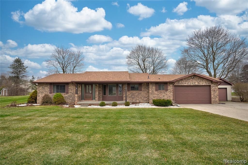 9080 E Lippincott Boulevard, Davison Township, MI 48423 Main Photo