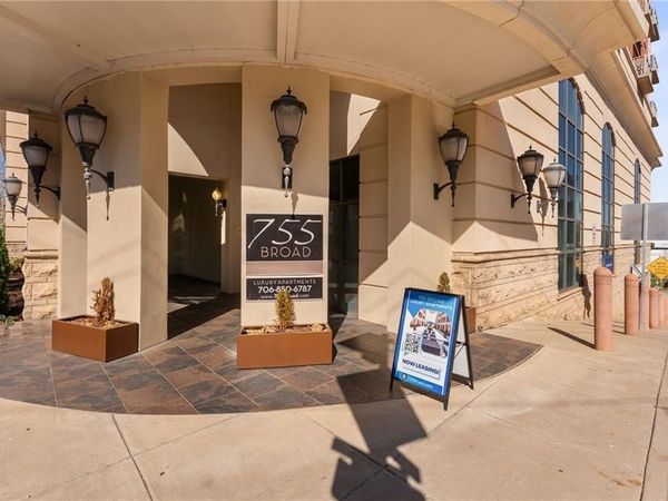 755 Broad Street, Unit 820, Athens, GA 30601