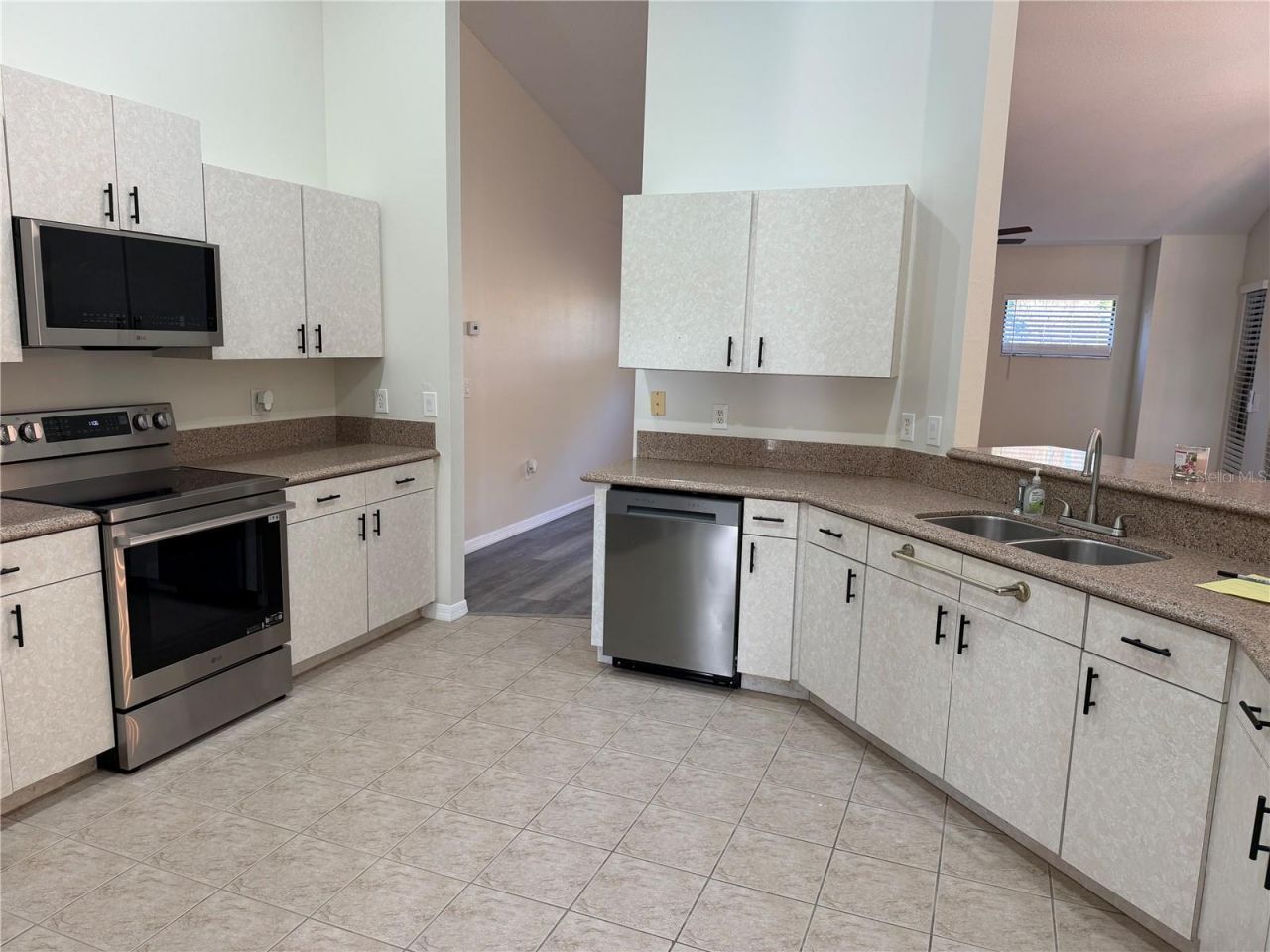 994 E Crown Of Roses Loop , Inverness, FL 34453 Photo