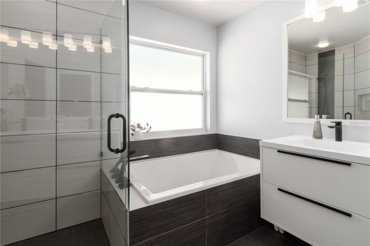 1220 Lake Highview Lane , Brandon, FL 33510 Photo