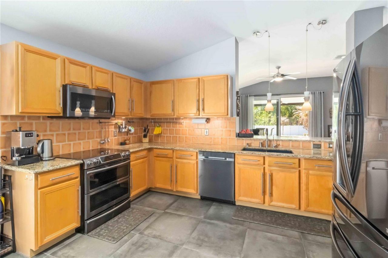 1220 Lake Highview Lane , Brandon, FL 33510 Photo