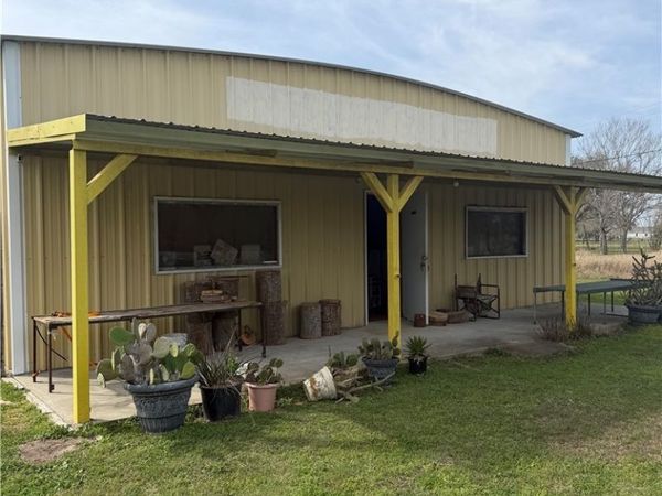 3278 State Highway 172 , Ganado, TX 77962