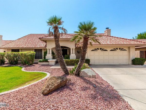 6727 W Kristal Way, Glendale, AZ 85308
