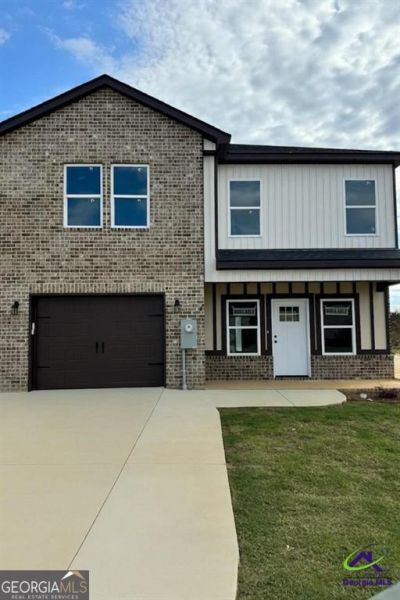 262 Beau Claire Circle, Byron, GA 31008 Main Photo