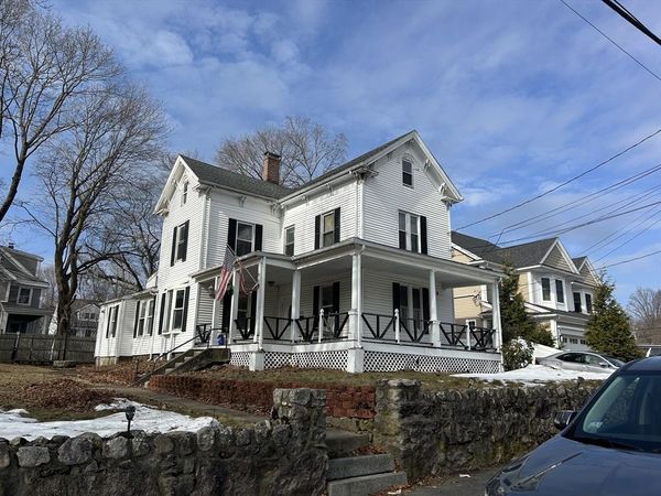 105 Oakdale Ave, Dedham, MA 02026