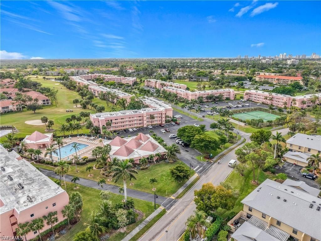 190 Turtle Lake Ct, Unit 6, Naples, FL 34105 Photo