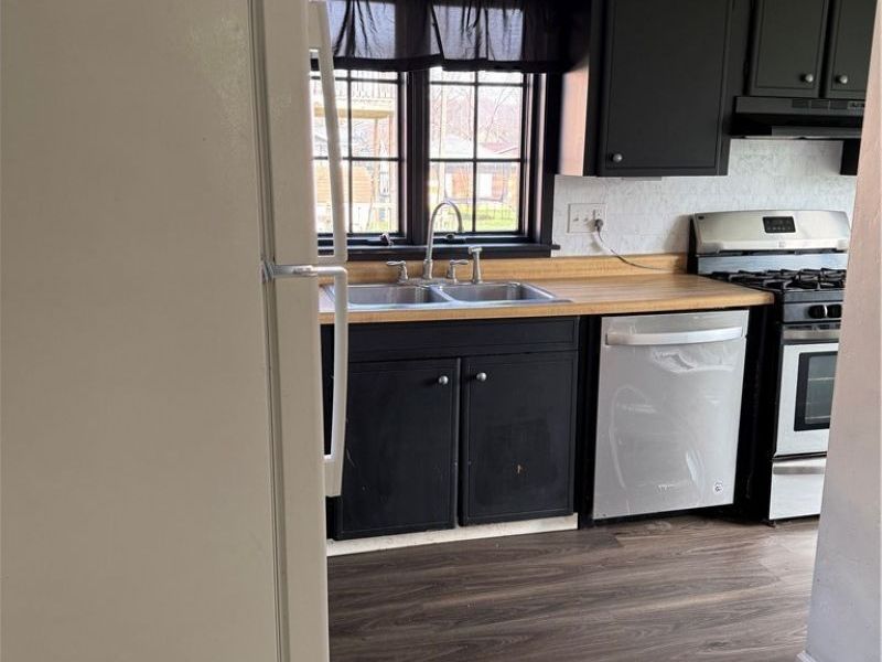 717 N Dawson Street, Uhrichsville, OH 44683 Photo 8