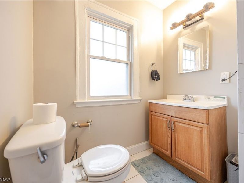 3152 E Derbyshire Road, Cleveland Heights, OH 44118 Photo 12