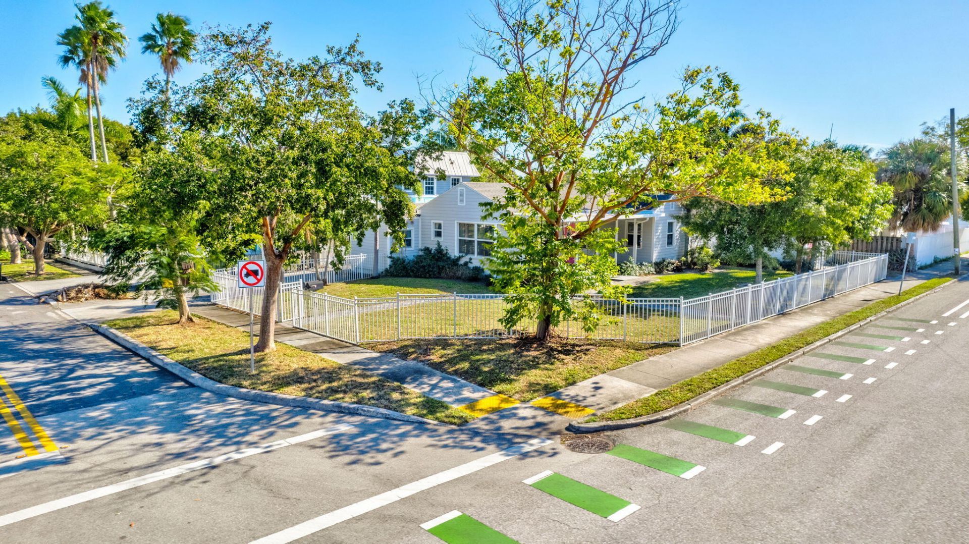 736 Rockland Drive, West Palm Beach, FL 33405 Photo