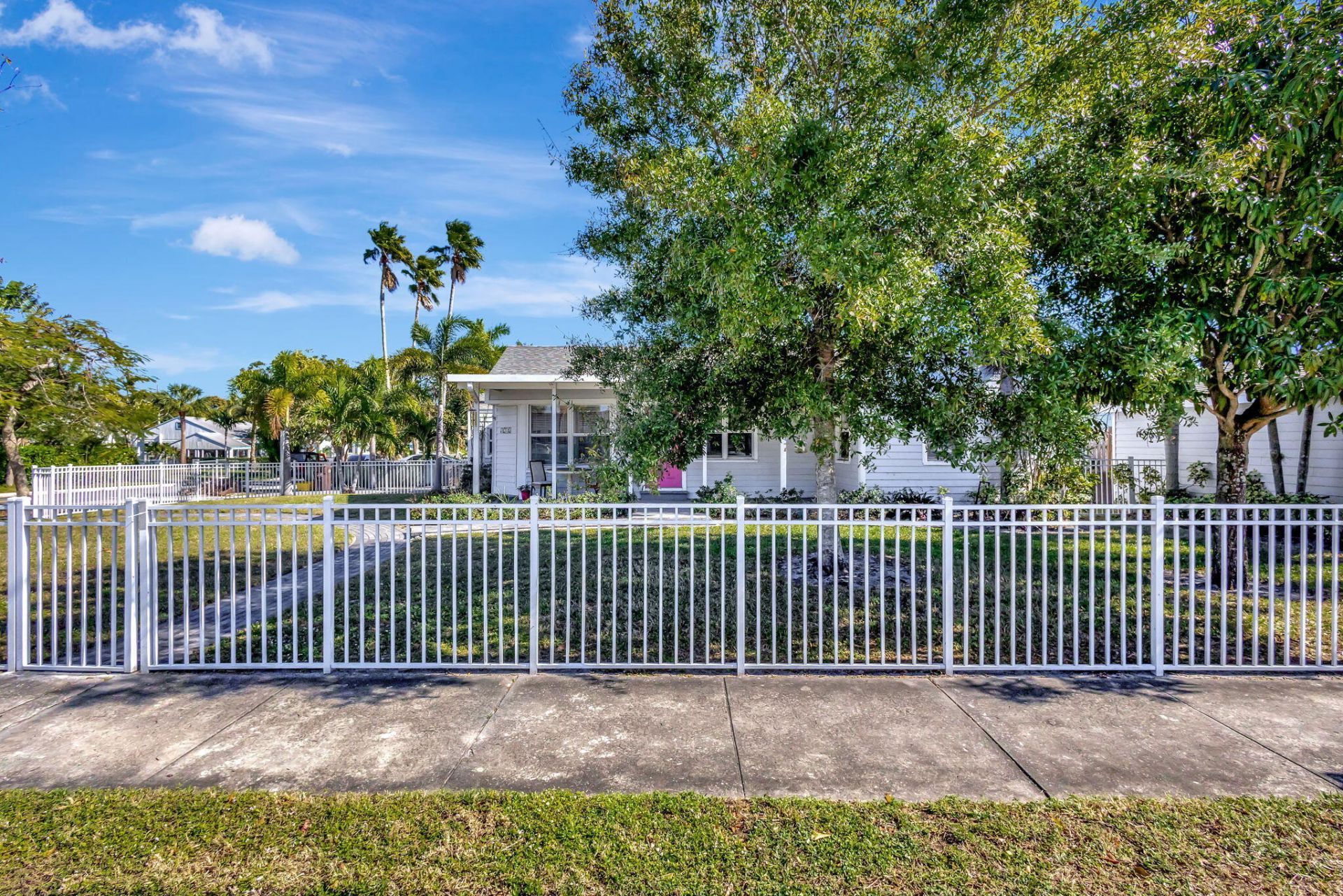 736 Rockland Drive, West Palm Beach, FL 33405 Photo