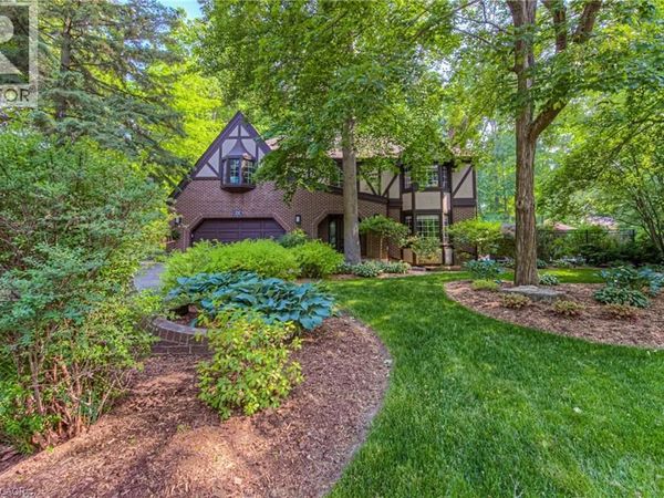 370 GREEN ACRES Drive , Waterloo, ON N2K1Z1