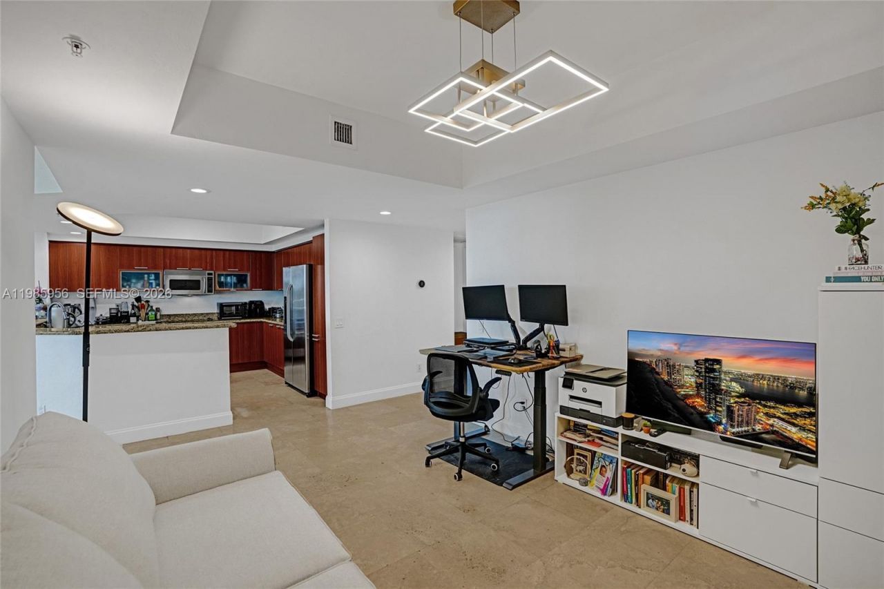 14951 Royal Oaks Ln , Unit 803, North Miami, FL 33181 Photo