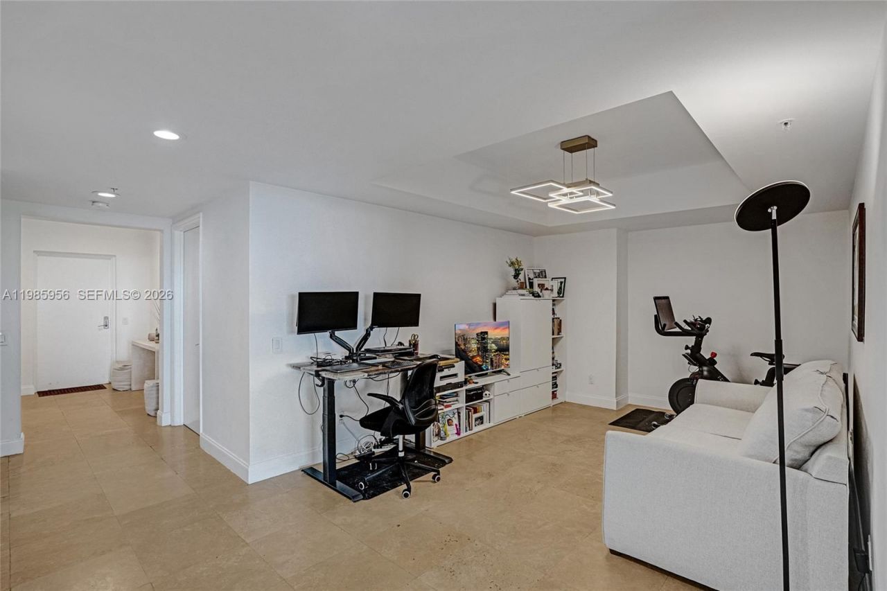 14951 Royal Oaks Ln , Unit 803, North Miami, FL 33181 Photo