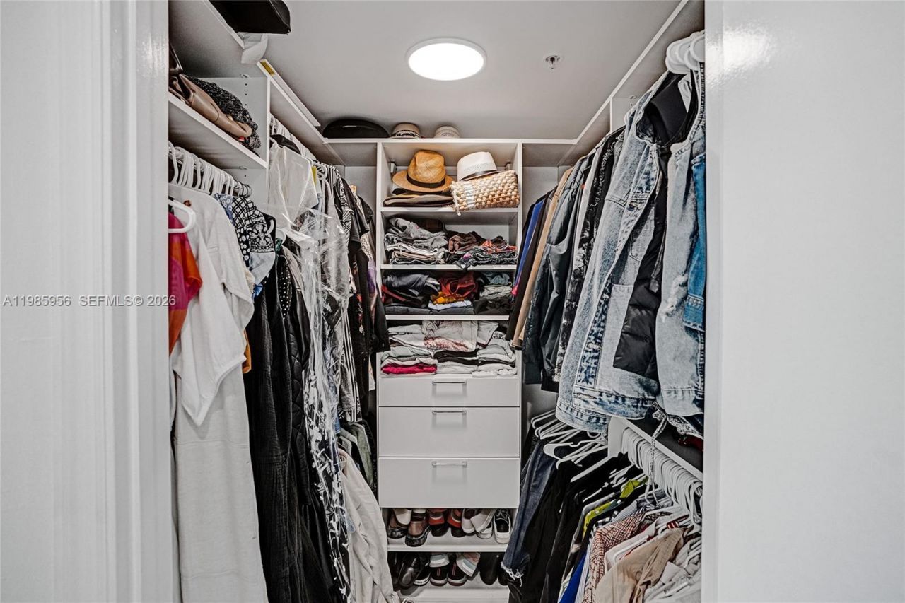 14951 Royal Oaks Ln , Unit 803, North Miami, FL 33181 Photo