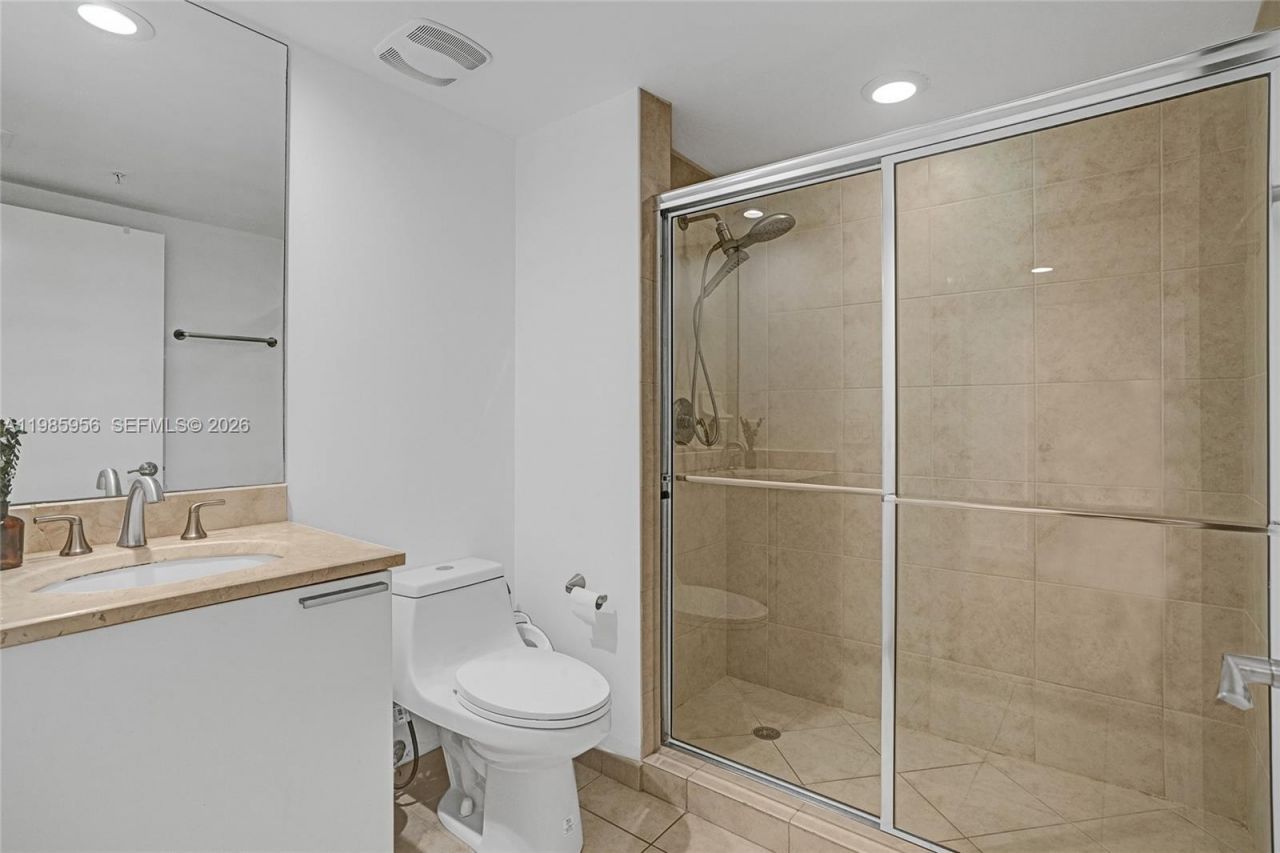 14951 Royal Oaks Ln , Unit 803, North Miami, FL 33181 Photo