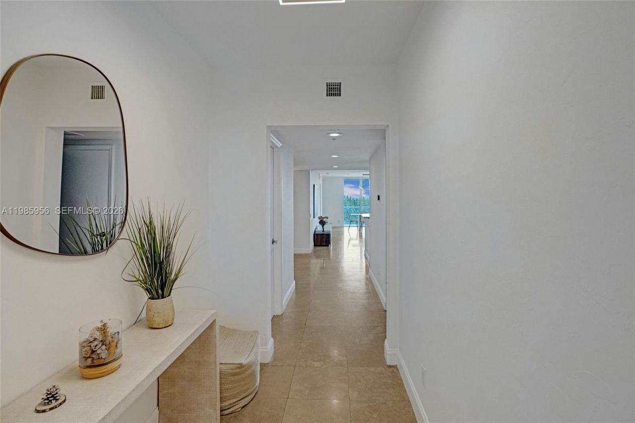 14951 Royal Oaks Ln , Unit 803, North Miami, FL 33181 Photo