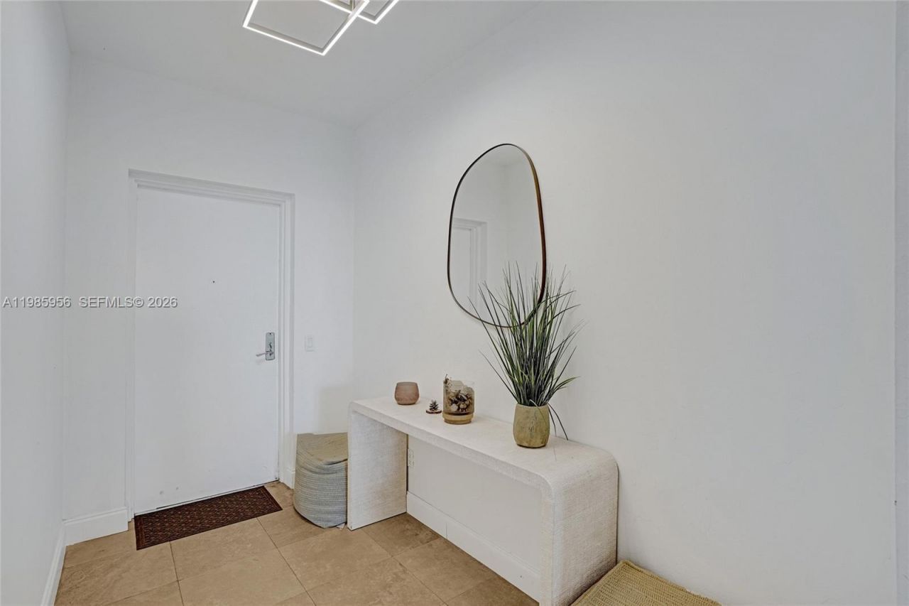 14951 Royal Oaks Ln , Unit 803, North Miami, FL 33181 Photo