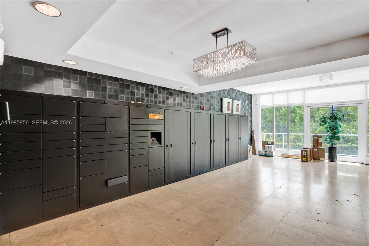 14951 Royal Oaks Ln , Unit 803, North Miami, FL 33181 Photo