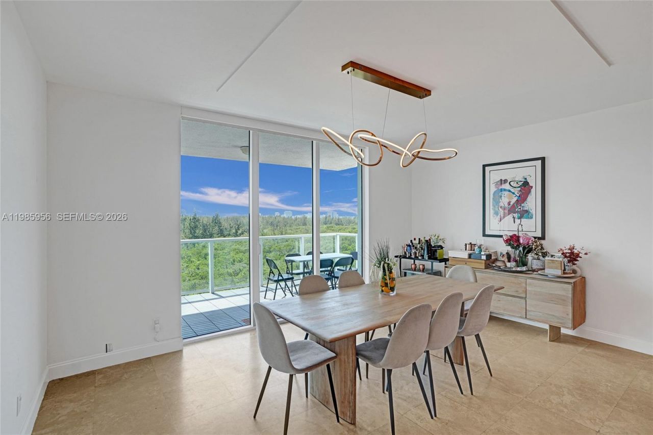 14951 Royal Oaks Ln , Unit 803, North Miami, FL 33181 Photo