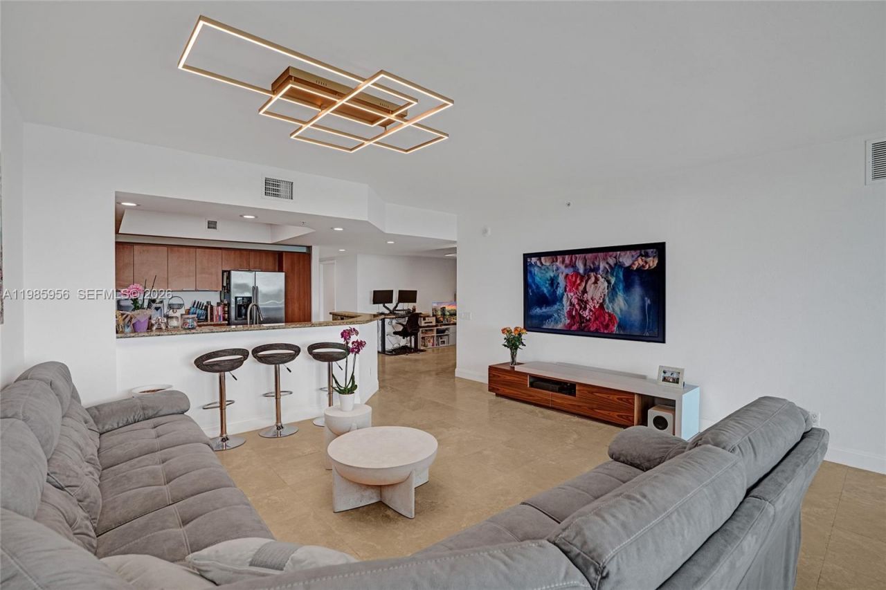 14951 Royal Oaks Ln , Unit 803, North Miami, FL 33181 Photo