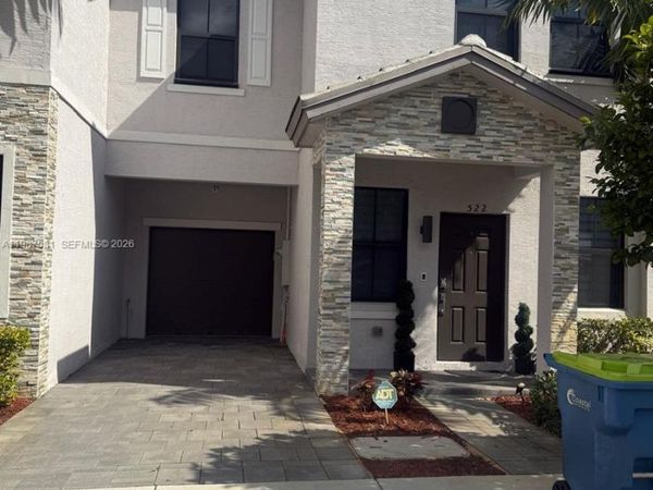 522 SW 19th Way, Unit 522, Fort Lauderdale, FL 33312