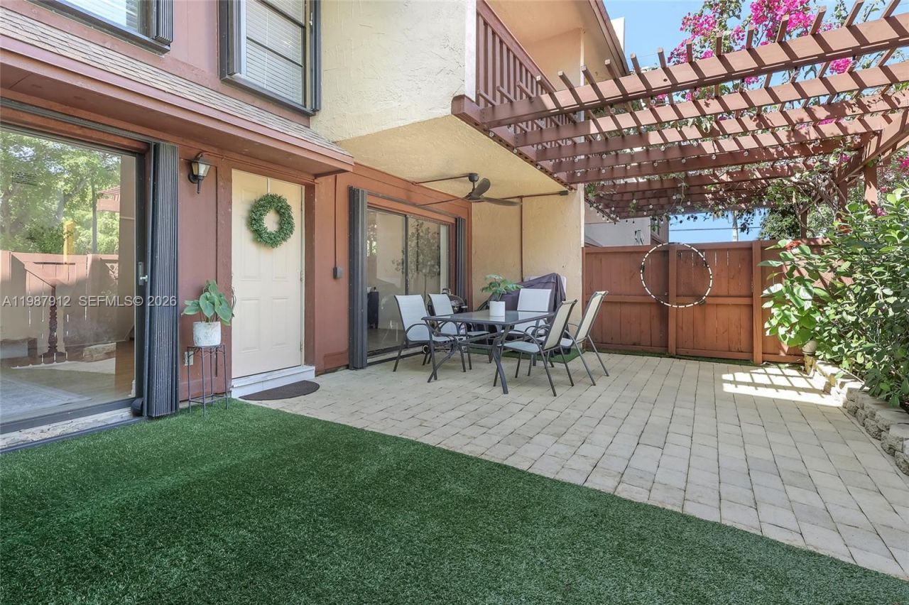 6507 SW 116th Pl, Unit C, Miami, FL 33173 Photo