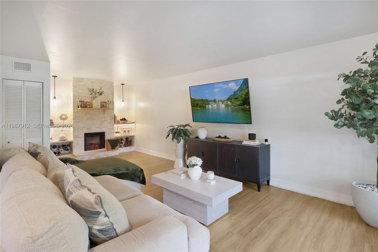 6507 SW 116th Pl, Unit C, Miami, FL 33173 Photo