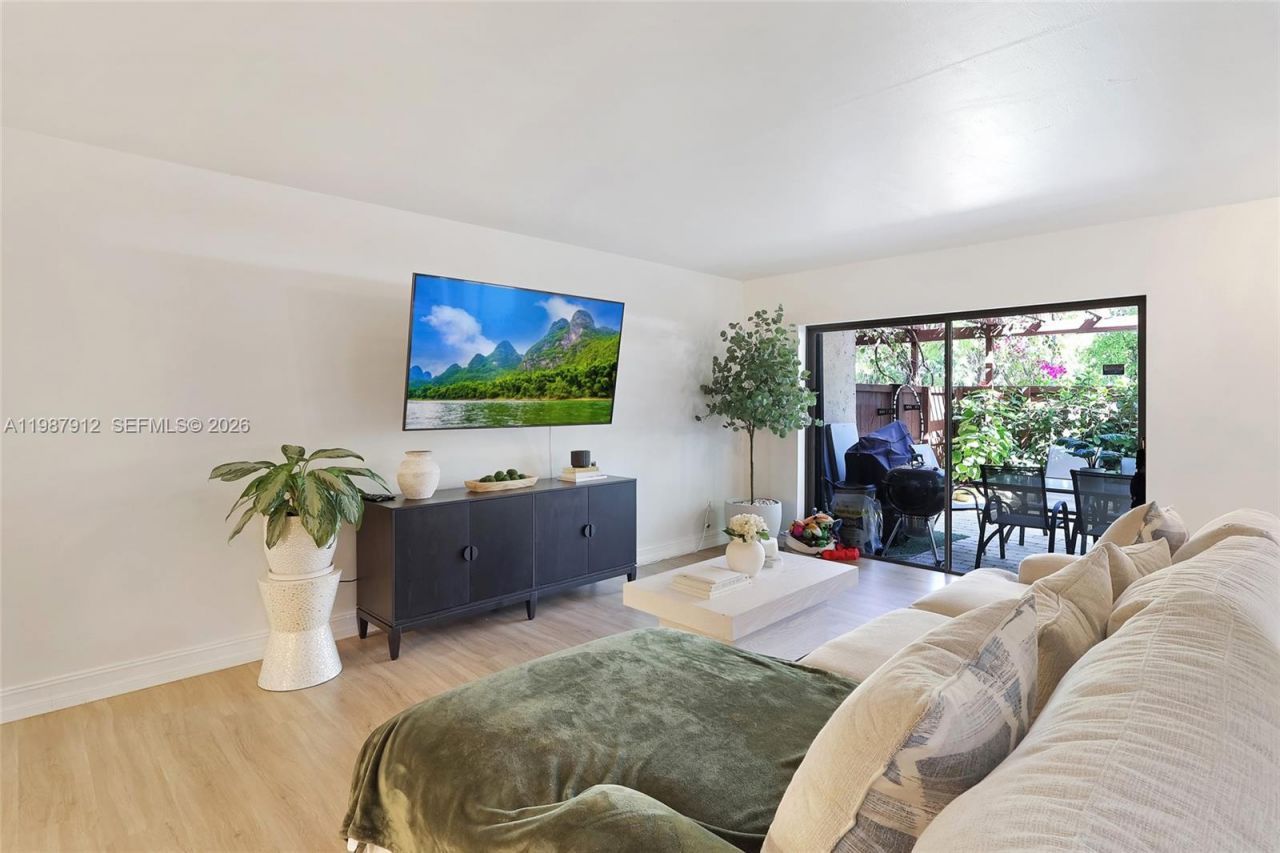 6507 SW 116th Pl, Unit C, Miami, FL 33173 Photo