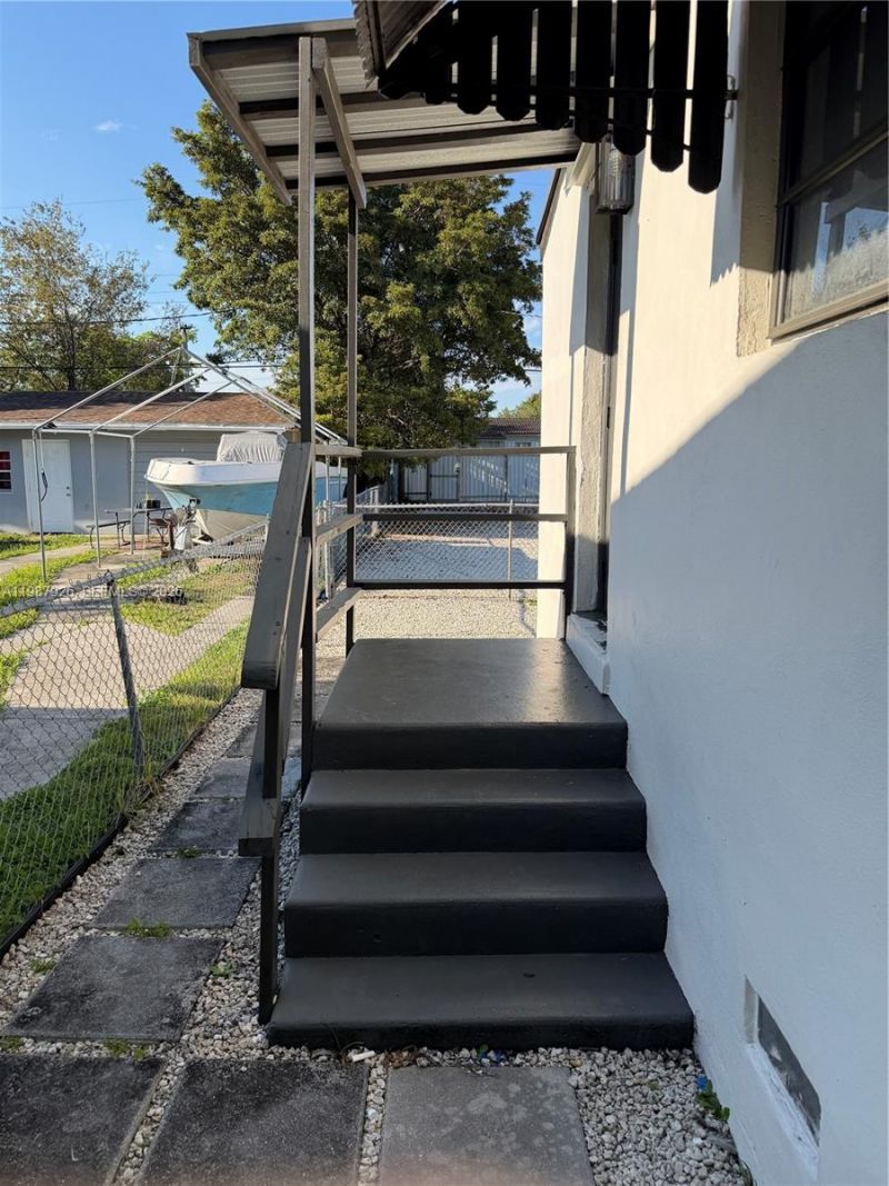 217 E 48th St , Unit 2, Hialeah, FL 33013 Photo