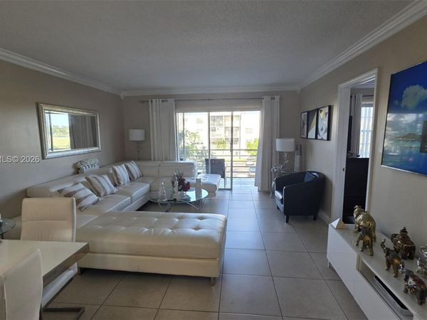 3050 E Sunrise Lakes Dr , Unit 302, Sunrise, FL 33322