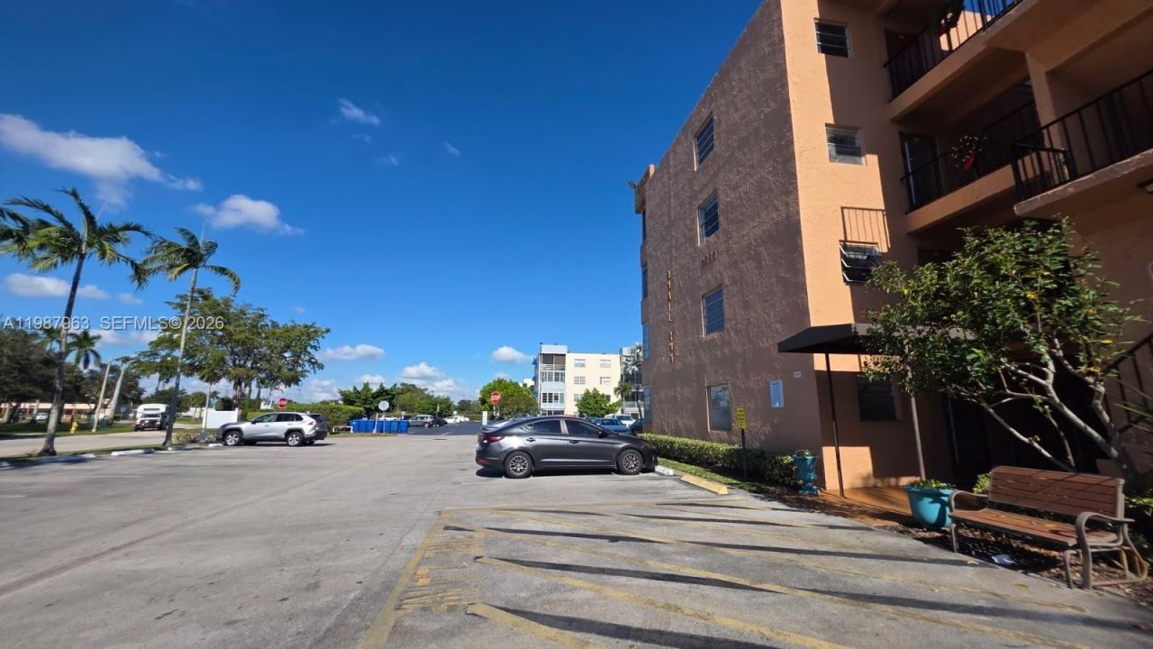 3050 E Sunrise Lakes Dr , Unit 302, Sunrise, FL 33322 Photo