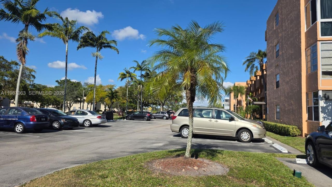 3050 E Sunrise Lakes Dr , Unit 302, Sunrise, FL 33322 Photo