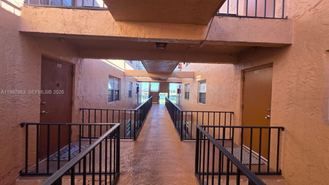 3050 E Sunrise Lakes Dr , Unit 302, Sunrise, FL 33322 Photo