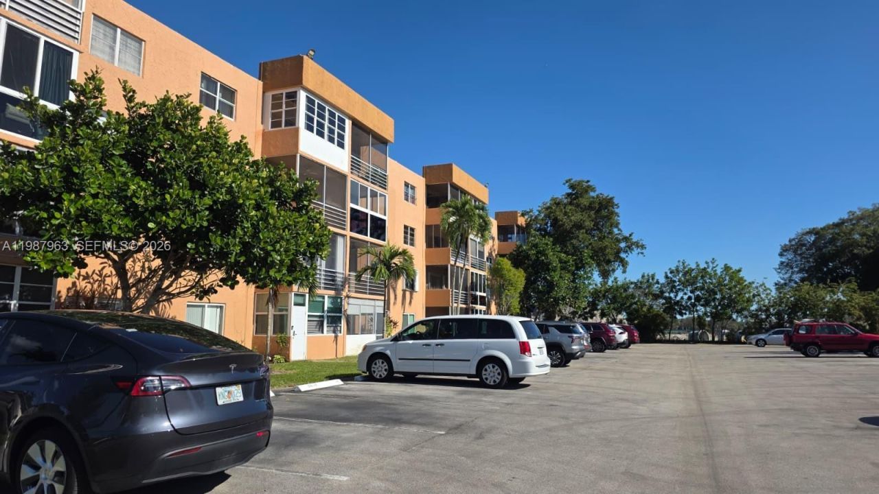 3050 E Sunrise Lakes Dr , Unit 302, Sunrise, FL 33322 Photo