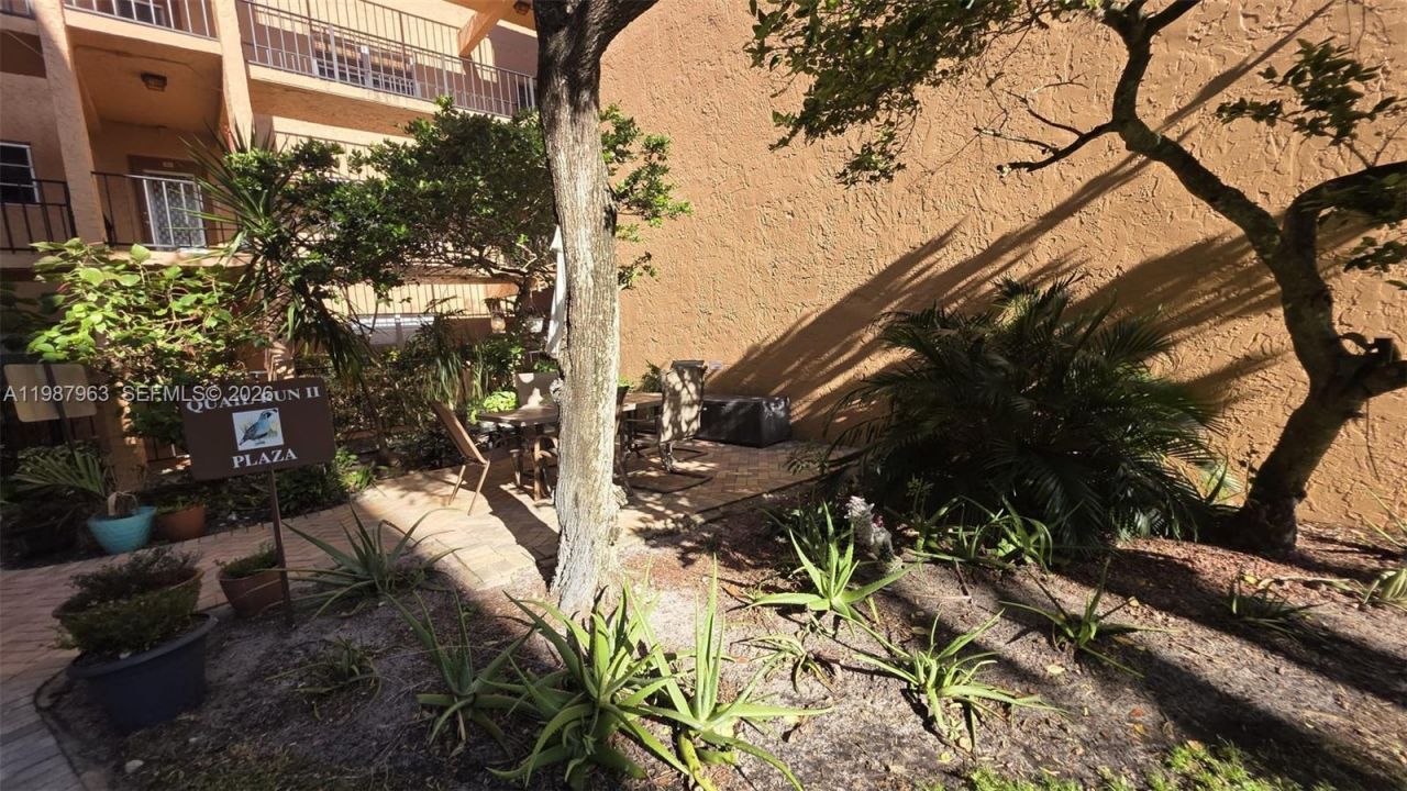 3050 E Sunrise Lakes Dr , Unit 302, Sunrise, FL 33322 Photo