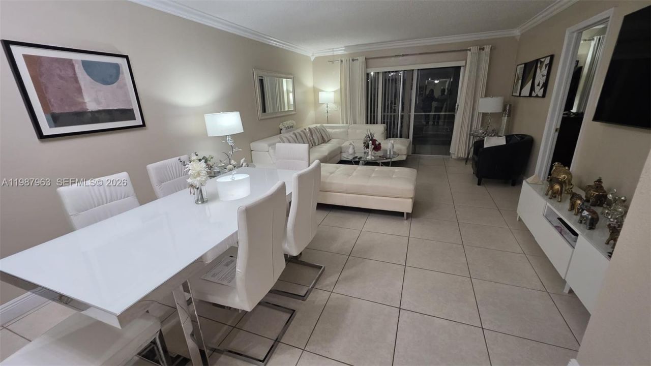 3050 E Sunrise Lakes Dr , Unit 302, Sunrise, FL 33322 Photo