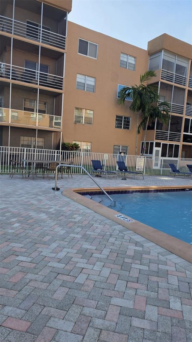 3050 E Sunrise Lakes Dr , Unit 302, Sunrise, FL 33322 Photo