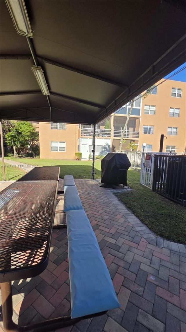 3050 E Sunrise Lakes Dr , Unit 302, Sunrise, FL 33322 Photo