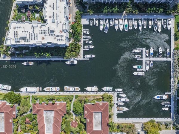 3200 N Port Royale Dr N , Unit 210, Fort Lauderdale, FL 33308