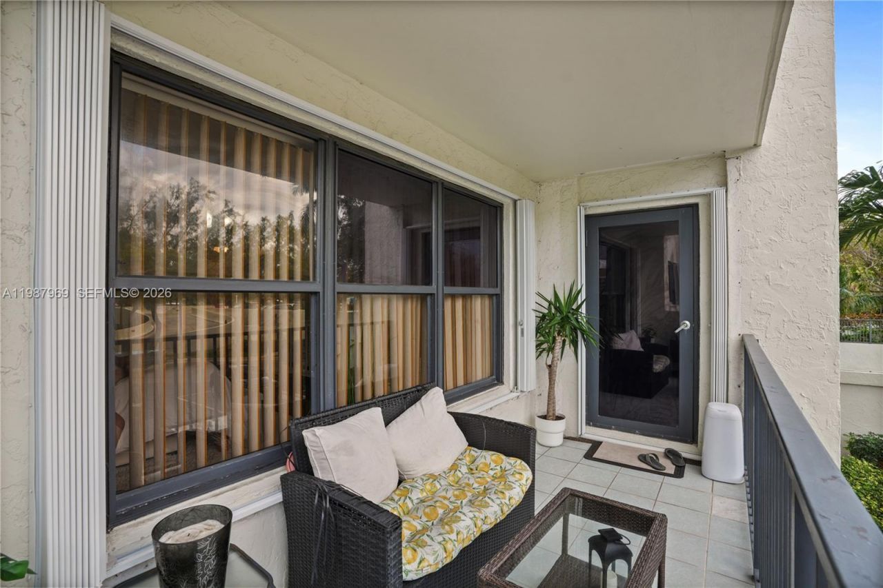 3200 N Port Royale Dr N , Unit 210, Fort Lauderdale, FL 33308 Photo