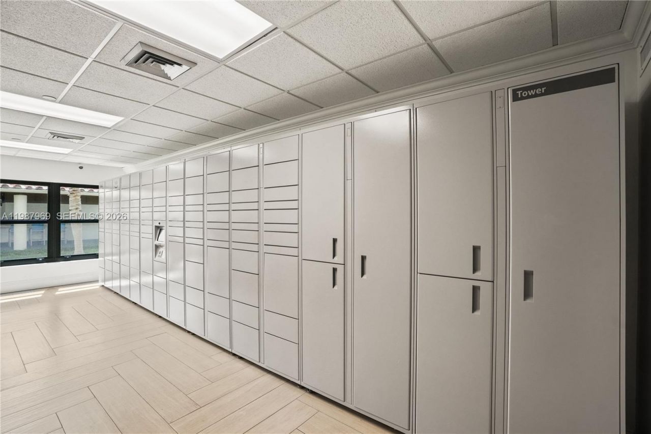 3200 N Port Royale Dr N , Unit 210, Fort Lauderdale, FL 33308 Photo