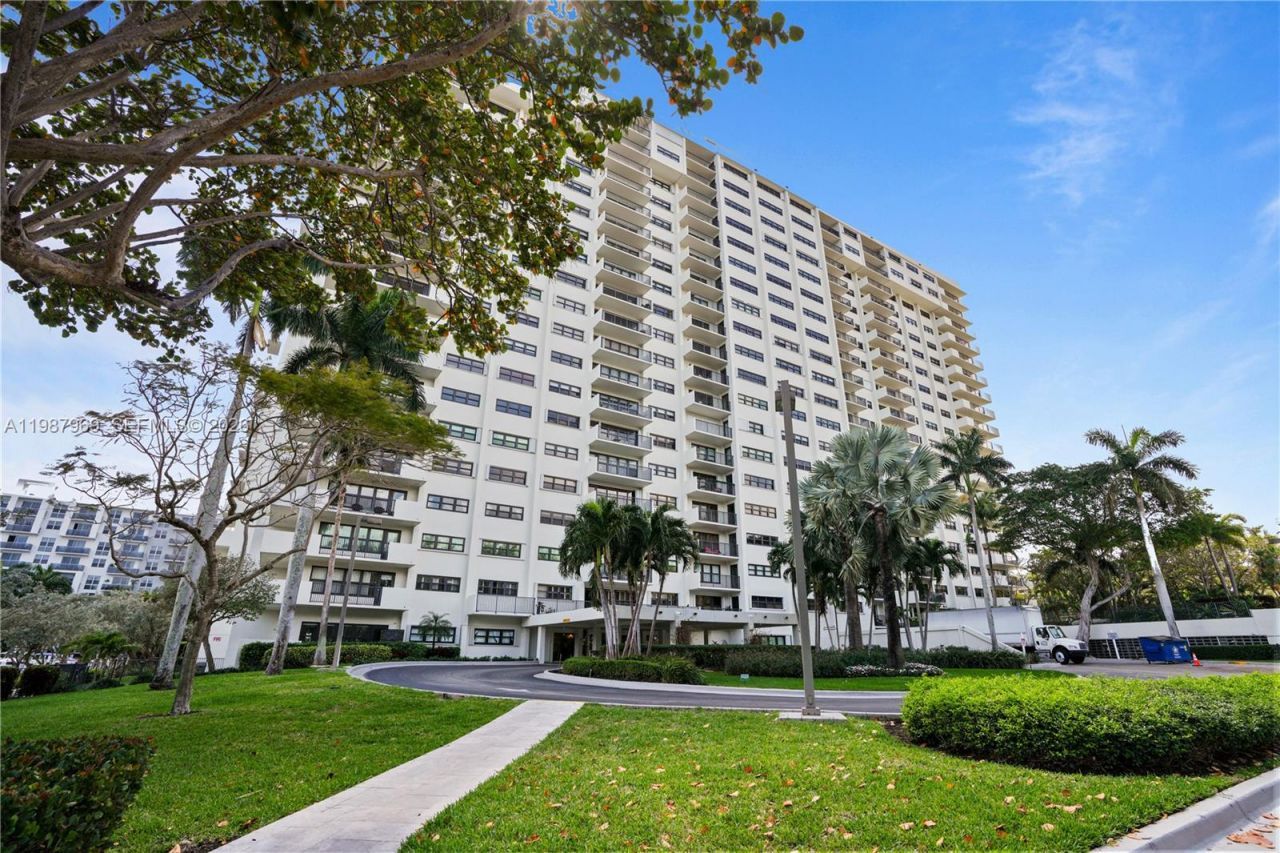 3200 N Port Royale Dr N , Unit 210, Fort Lauderdale, FL 33308 Photo