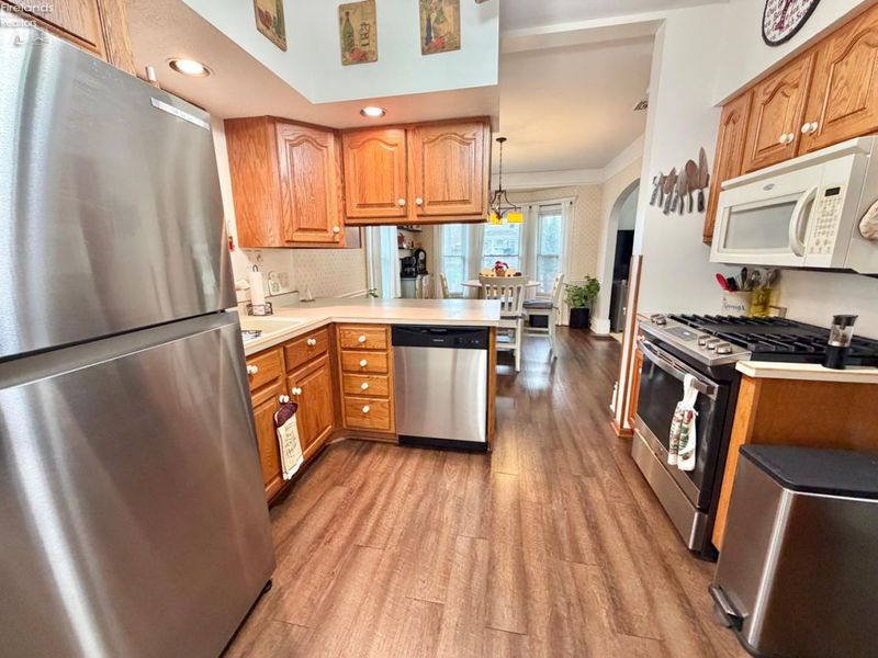 305 Louise Avenue, Bellevue, OH 44811 Photo 13