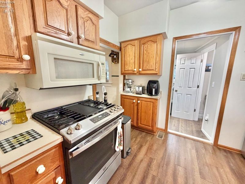 305 Louise Avenue, Bellevue, OH 44811 Photo 17