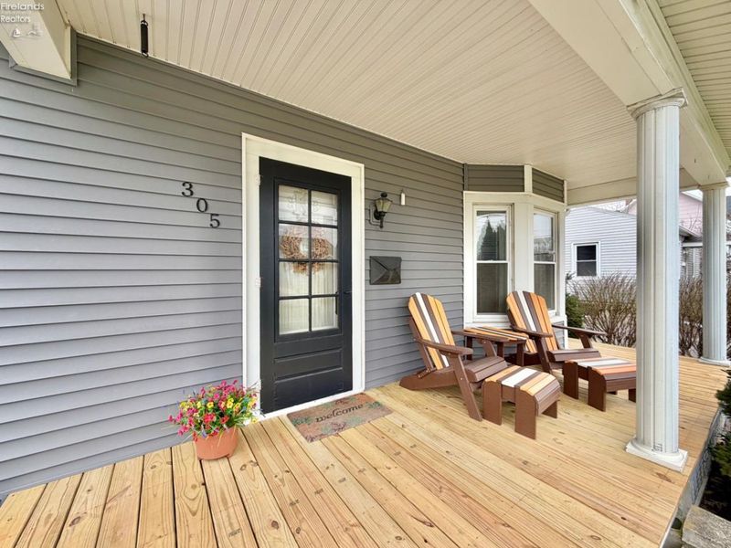 305 Louise Avenue, Bellevue, OH 44811 Photo 3