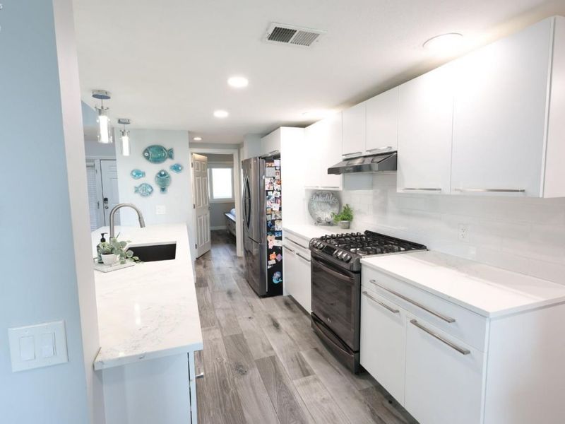 645 Mariner Village, Huron, OH 44839 Photo 7