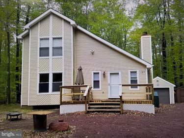 187 WYOMISSING DRIVE, POCONO LAKE, PA 18347