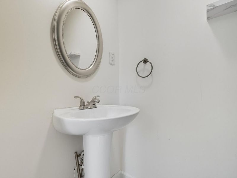 2424 Nottingham Road , Columbus, OH 43221 Photo 31